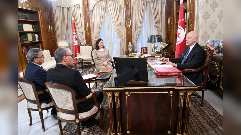 رئيس الجمهورية يدعو إلى العمل على تحويل الدّيون إلى استثمارات لإعادة بناء المرافق العمومية
