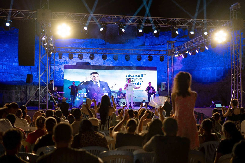 🔴مهرجان أوذنة الدولي للفنون الشعبية.. جماهير الفنان المصري أحمد شيبة تتحدث عن أجواء السهرة