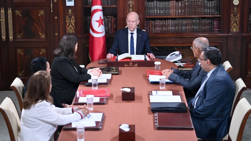 إثر الزيارة التي أداها إلى رادس..رئيس الجمهورية: كل من تسبّب في التلوّث يجب أن يتحمّل كامل مسؤوليّاته