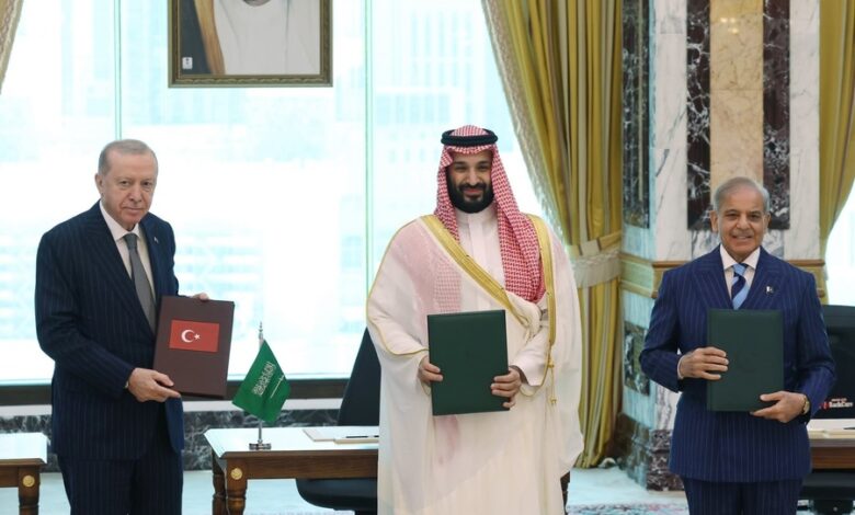 السعودية وتركيا وباكستان توقع "اتفاق مكة للدفاع المشترك"