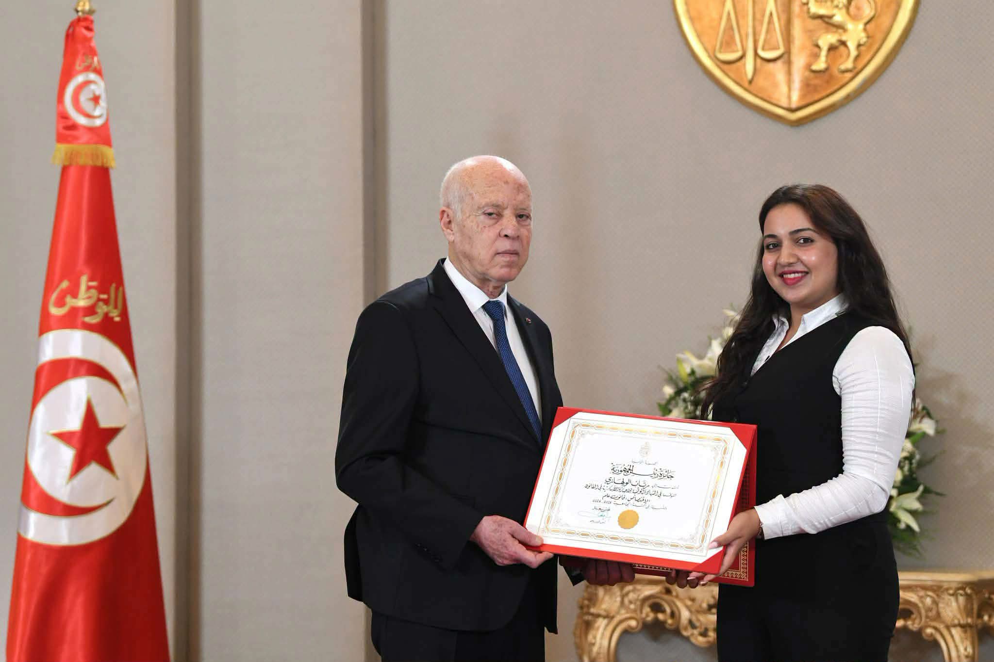 ابنة تستور تحصد المرتبة الأولى وطنياً وتتوج بجائزة رئيس الجمهورية
