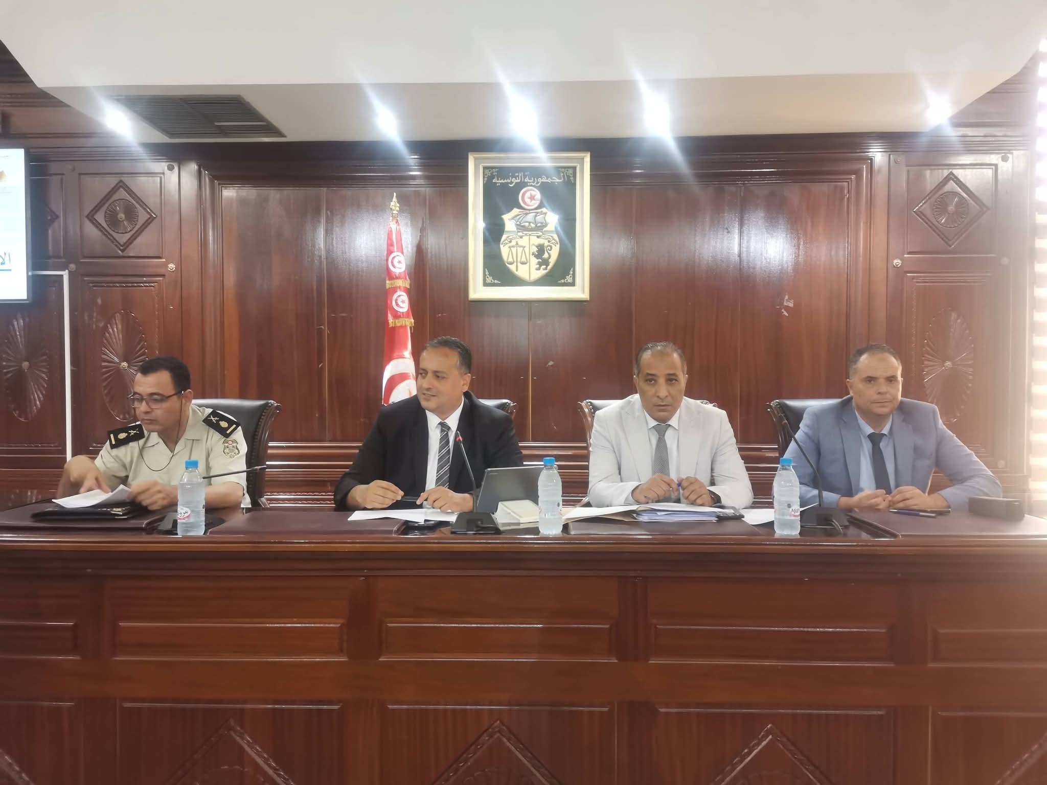 الاستعداد للعودة الجامعية والمدرسية والتكوينية محور جلسة عمل بمقر ولاية صفاقس 