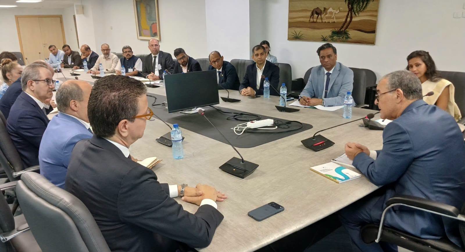 وزير الإقتصاد يؤكد على توفر الفرص والإمكانيات للإرتقاء بحجم الإستثمارات الهندية بتونس