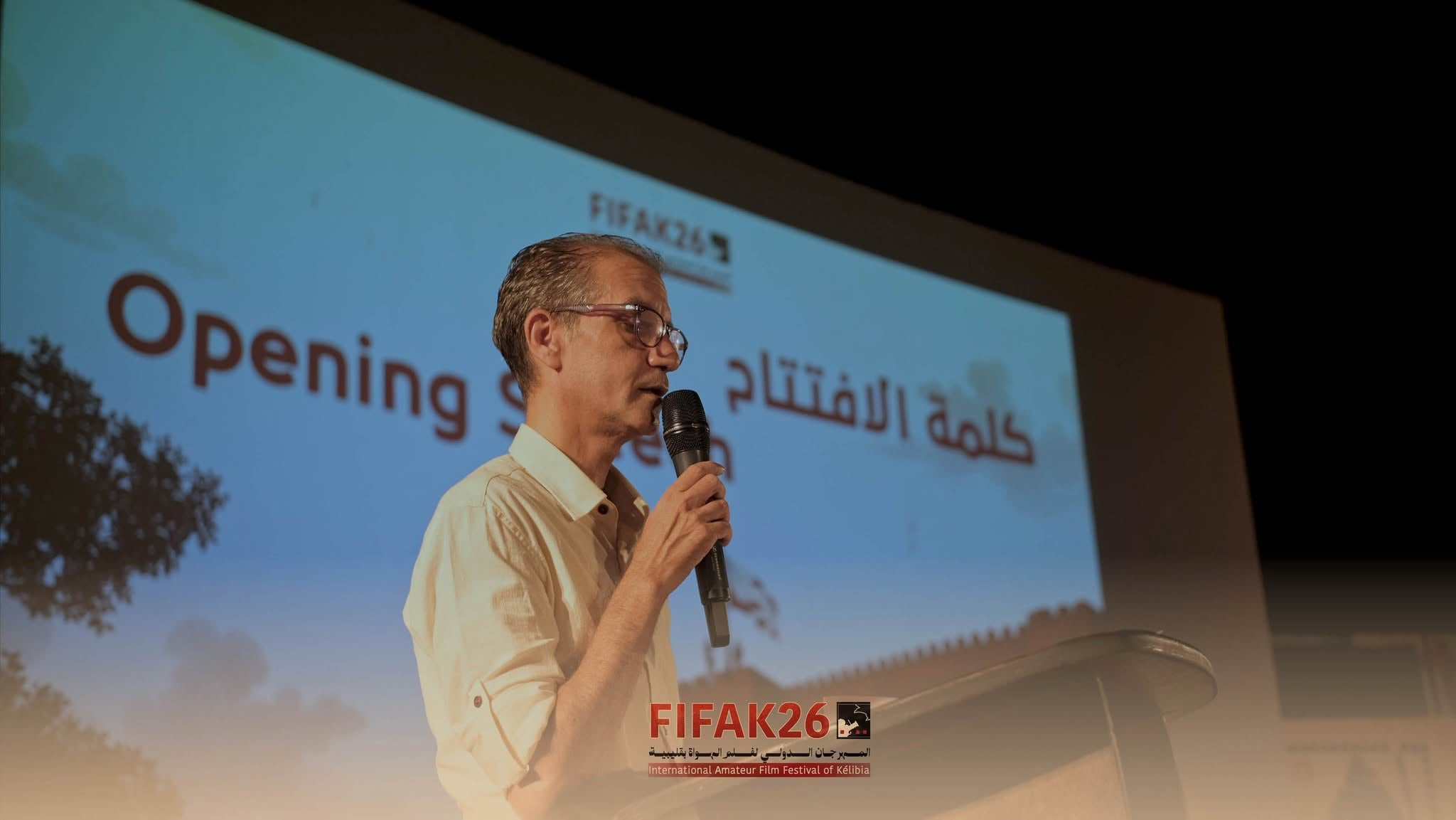 على إيقاع موسيقى فرقة "أنخاب" الملتزمة.. افتتاح المهرجان الدولي لفيلم الهواة بقليبية بحضور جمع كبير من هواة السينما ومحترفيها
