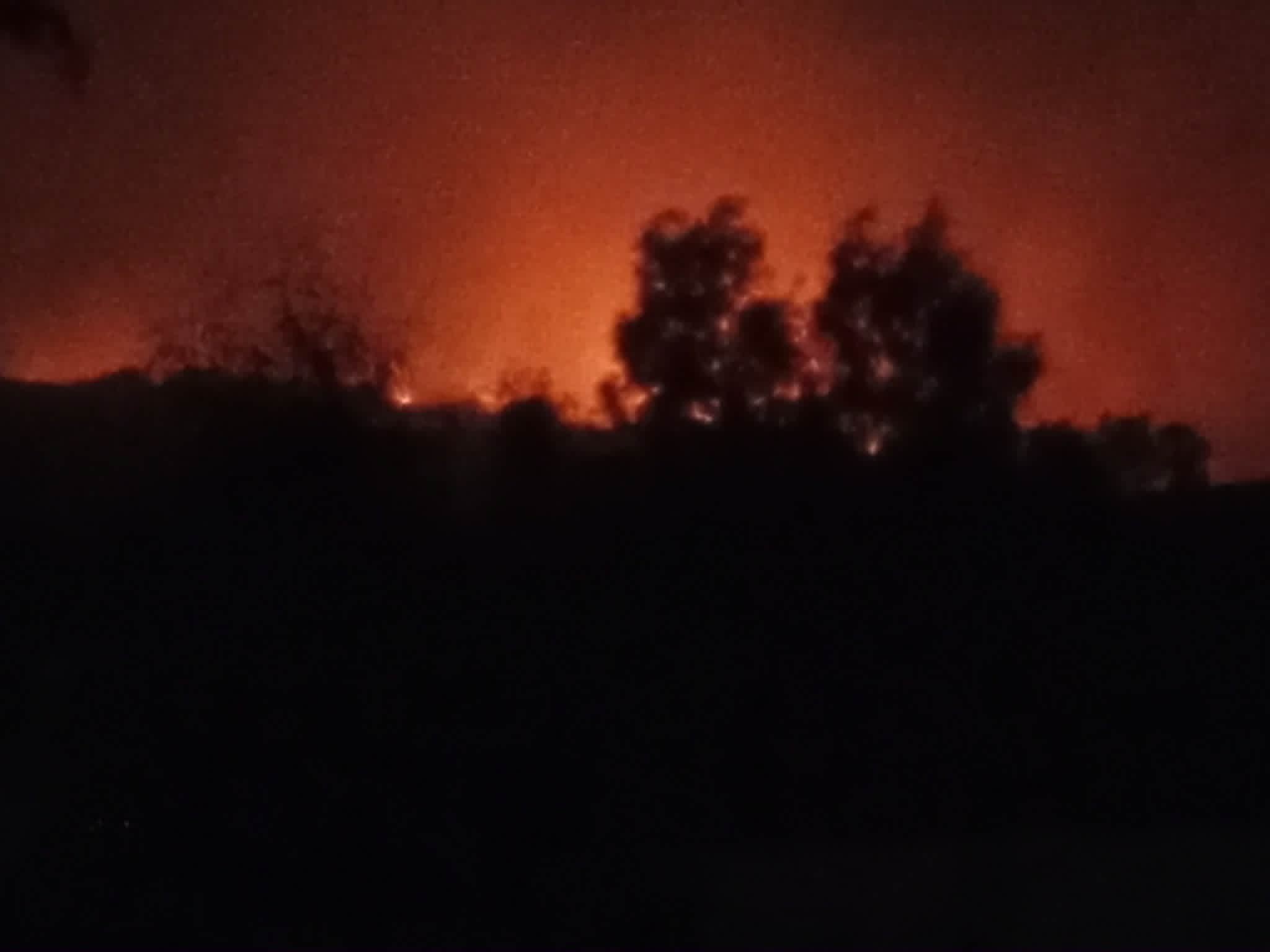  سجنان.. اندلاع حريق في جبل عيشون