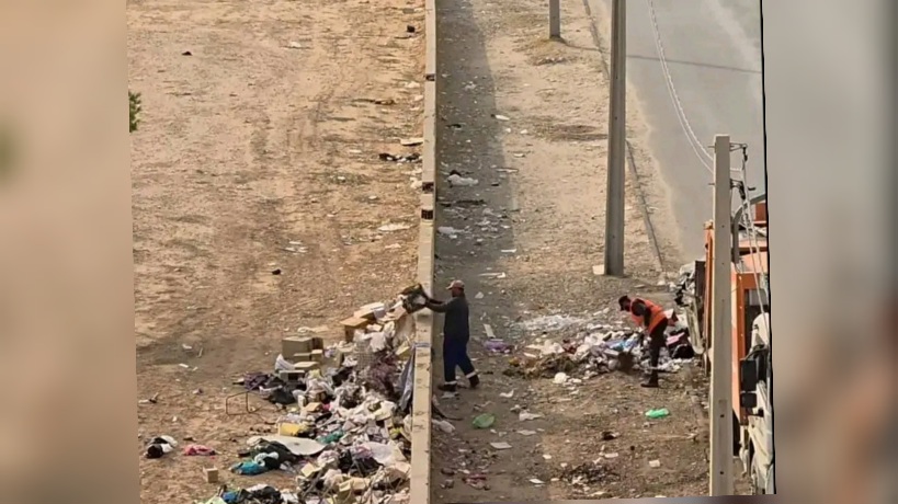 بعد تداول فيديو يظهر إخلالهما في رفع الفضلات.. ايقاف عاملي نظافة بسبيطلة عن العمل 