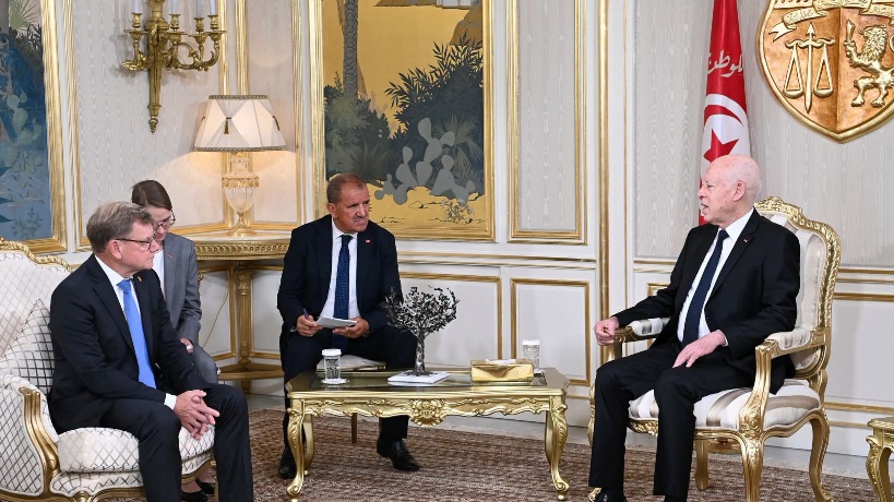 رئيس الجمهورية يستقبل وزير الخارجية الألماني.. ويدعو لمراجعة اتفاقية الشراكة بين تونس والاتحاد الأوروبي وتحويل القروض لاستثمارات 