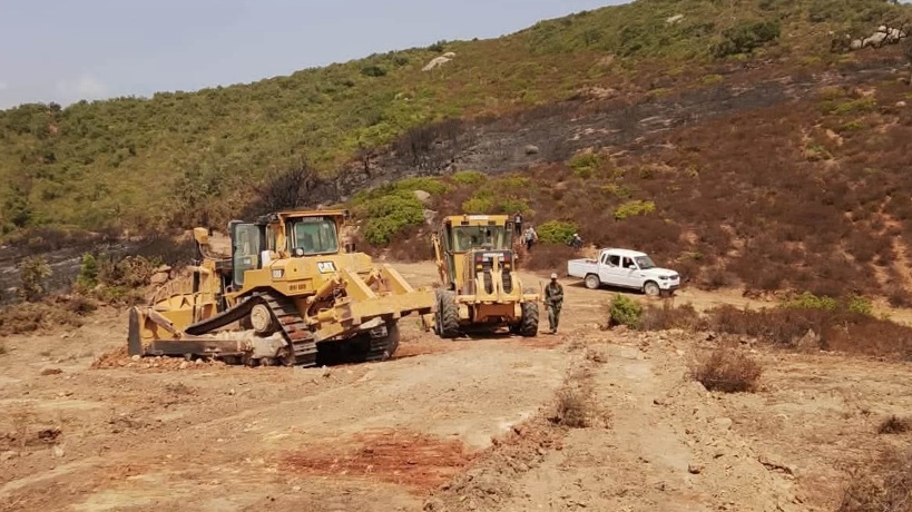 بعد 7 أيام من النيران.. السيطرة على حريق جبل بولمان مزاتة والتحقيقات تتواصل