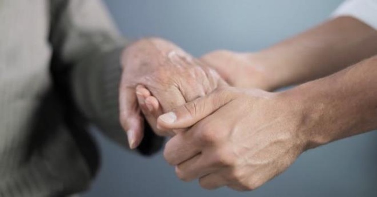 بمناسبة اليوم العالمي لكبار السن.. توصيات لتعزيز التقصي المبكر والإحاطة بالمسنين