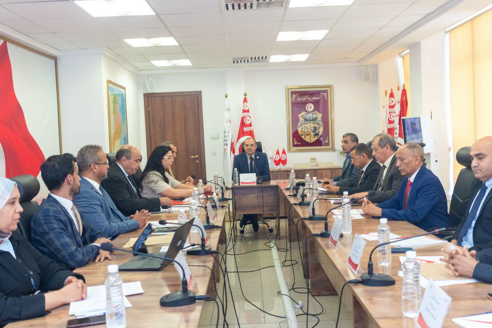 في انتظار الإعلان عن النتائج النهائية..   التصويت لأول مرة في تونس بـ"نعم" على سحب الوكالة من نائب مجلس منتخب