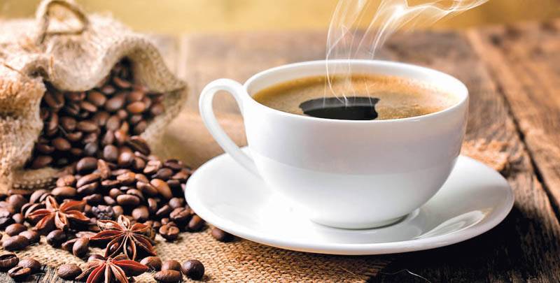 هل القهوة تضر المعدة؟.. خبراء يكشفون الحقيقة وتأثيرها في الجهاز الهضمي