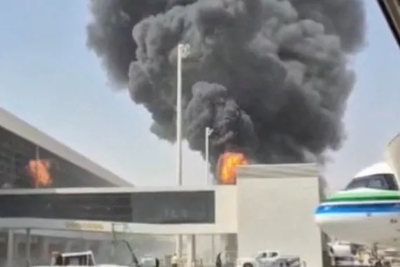 هجوم جديد على مطار الرياض.. وتعليق الرحلات 