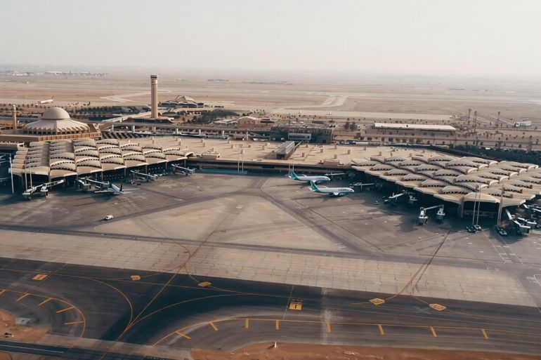   إصابات في هجوم جديد على مطار الملك خالد بالرياض
