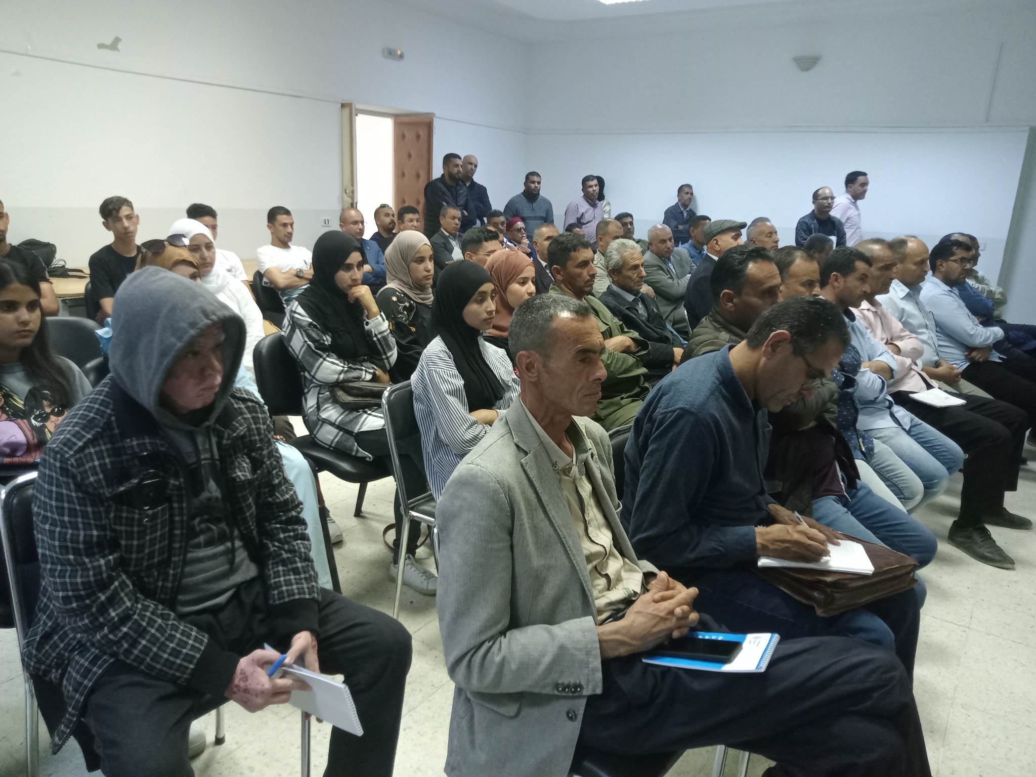 بنقردان .. ورشة تكوينية حول التسيير المؤقت للبلديات .. 1 343262516_962615378254464_8801045004741976599_n.jpg