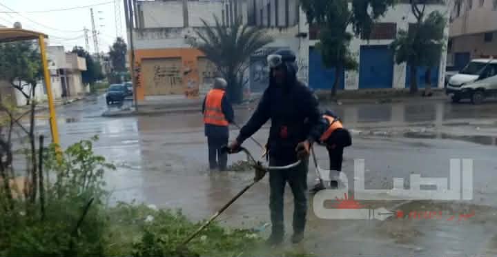 وادي الليل/منوبة .. تنظيف مداخل الملعب البلدي استعدادا للباكالوريا رياضة 2 653643091_1856421211678079_778898767040070631_n.jpg