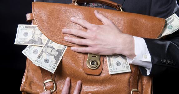 الحمامات..موظف عمومي يختلس مبالغ مالية من المستشفى ويختفي في القصرين