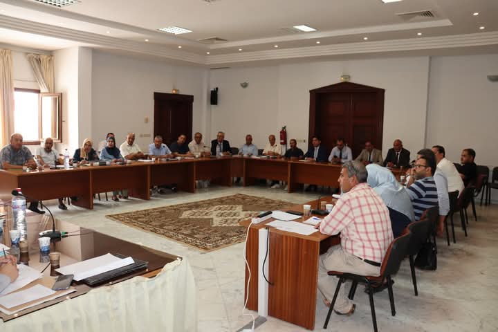 القيروان ..اجتماع اللجنة الفنية العقارية المشتركة من أجل متابعة تحرير حوزة مشروع إيصال الطريق السيارة قسط تونس _جلمة 1 FB_IMG_1728400704151.jpg