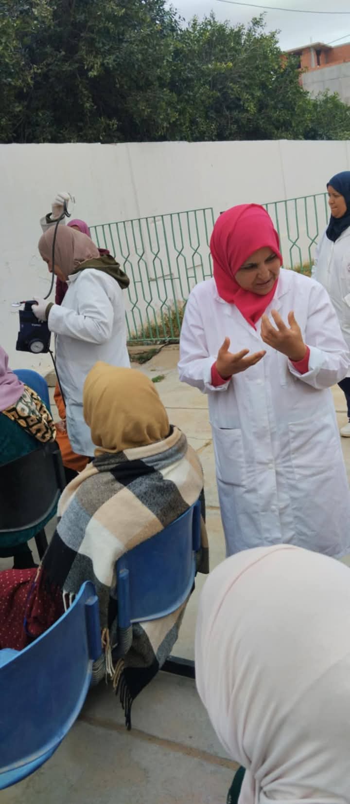 حاجب العيون.. أكثر من 100 منتفع باليوم الصحي المفتوح 2 FB_IMG_1742949390277.jpg