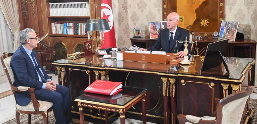 إلغاء المناولة في القطاع العمومي محور لقاء رئيس الجمهوريّة بوزير الشؤون الاجتماعية